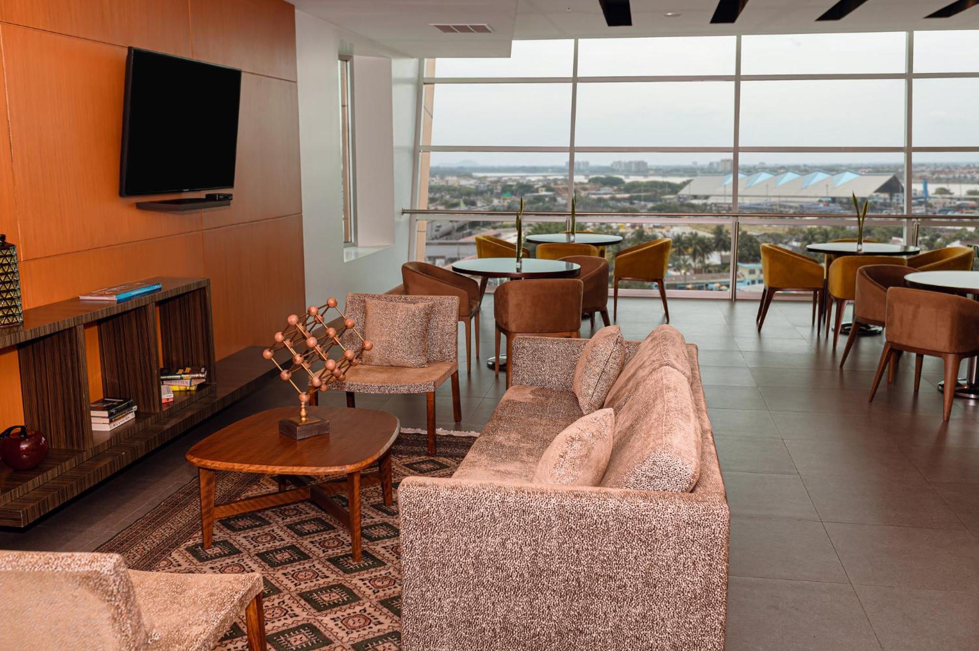 Holiday Inn Guayaquil Airport By Ihg Ngoại thất bức ảnh VIP Lounge at the airport