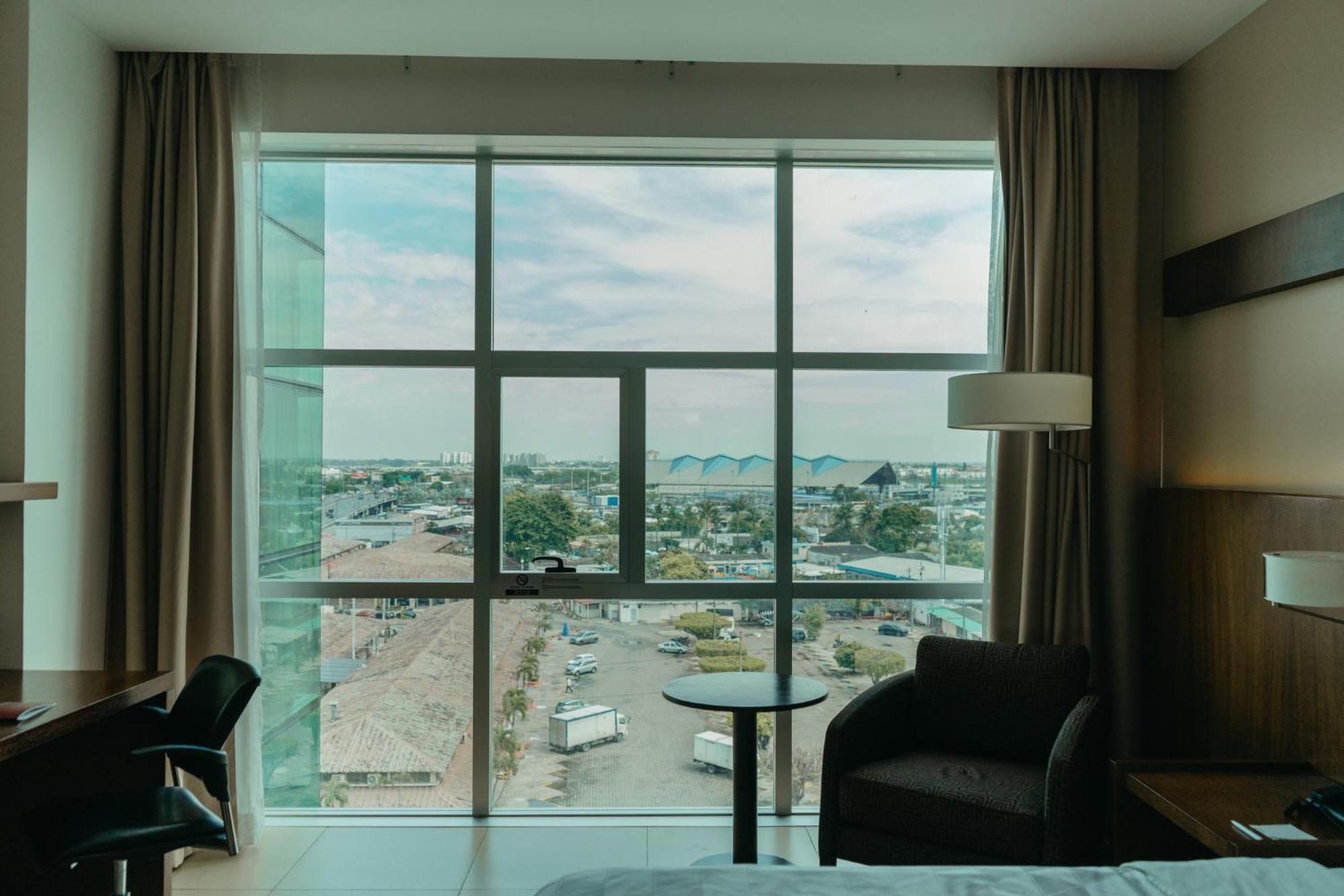 Holiday Inn Guayaquil Airport By Ihg Ngoại thất bức ảnh View from a room at the hotel