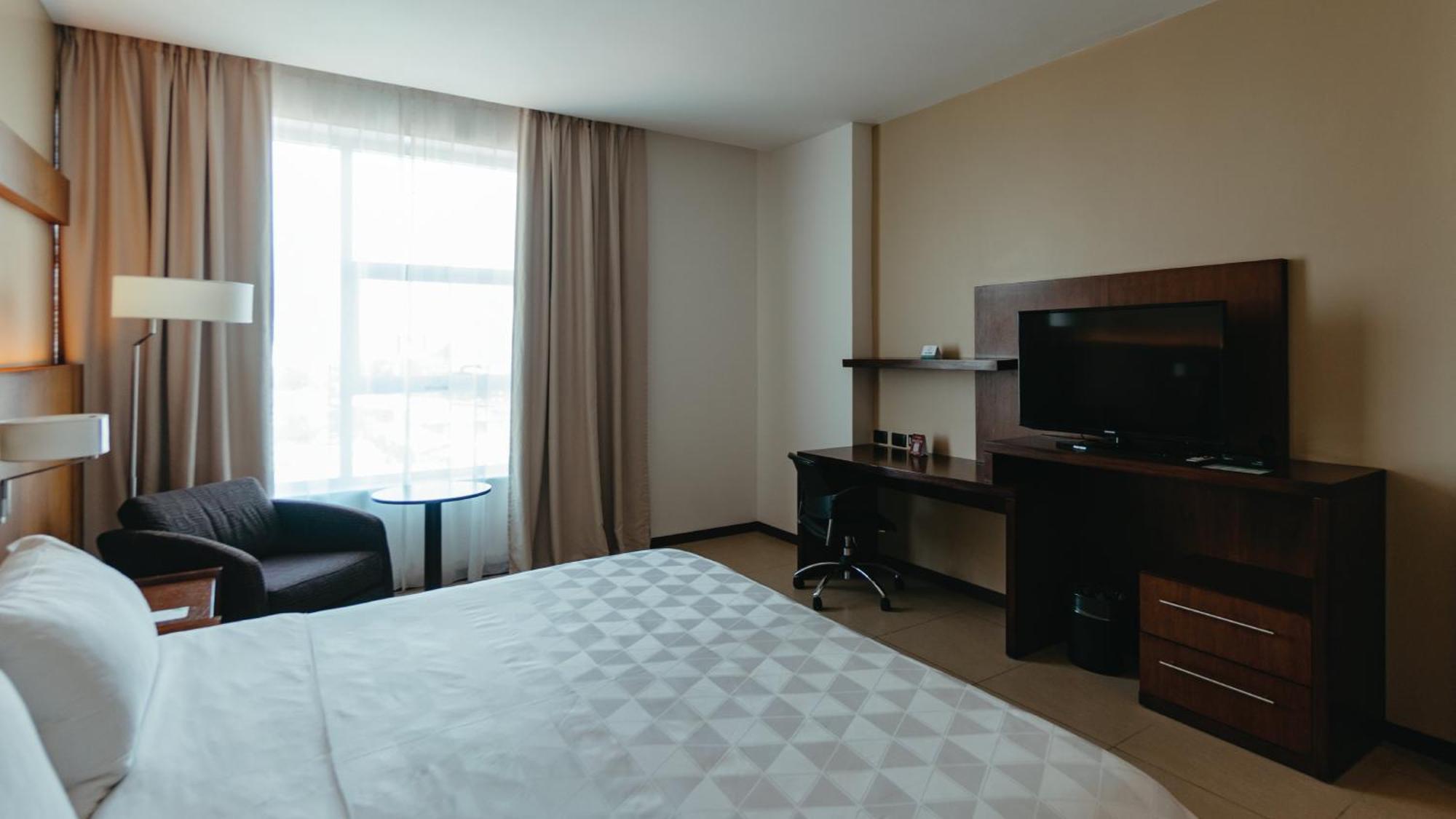 Holiday Inn Guayaquil Airport By Ihg Ngoại thất bức ảnh A room at the hotel