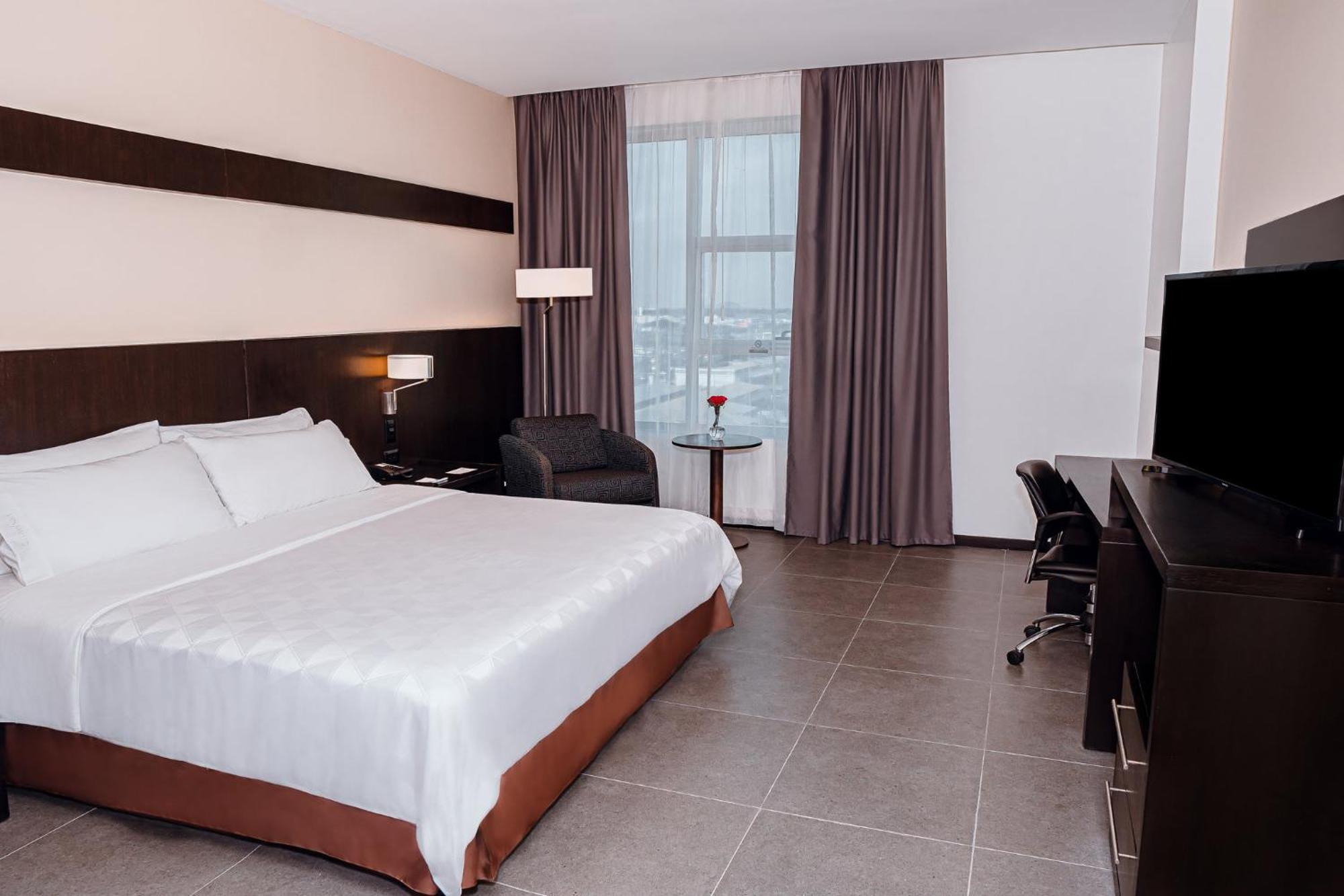 Holiday Inn Guayaquil Airport By Ihg Ngoại thất bức ảnh A room at the hotel