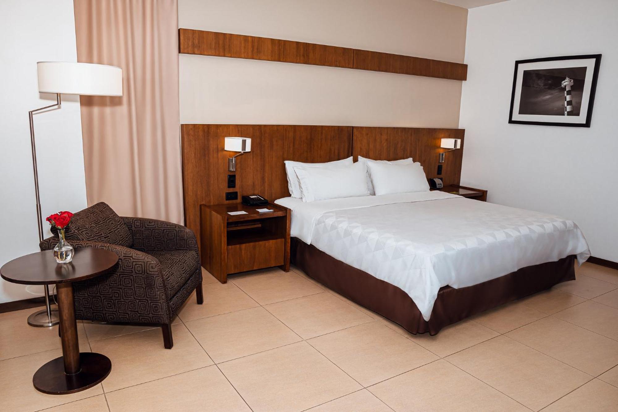 Holiday Inn Guayaquil Airport By Ihg Ngoại thất bức ảnh A room at the hotel