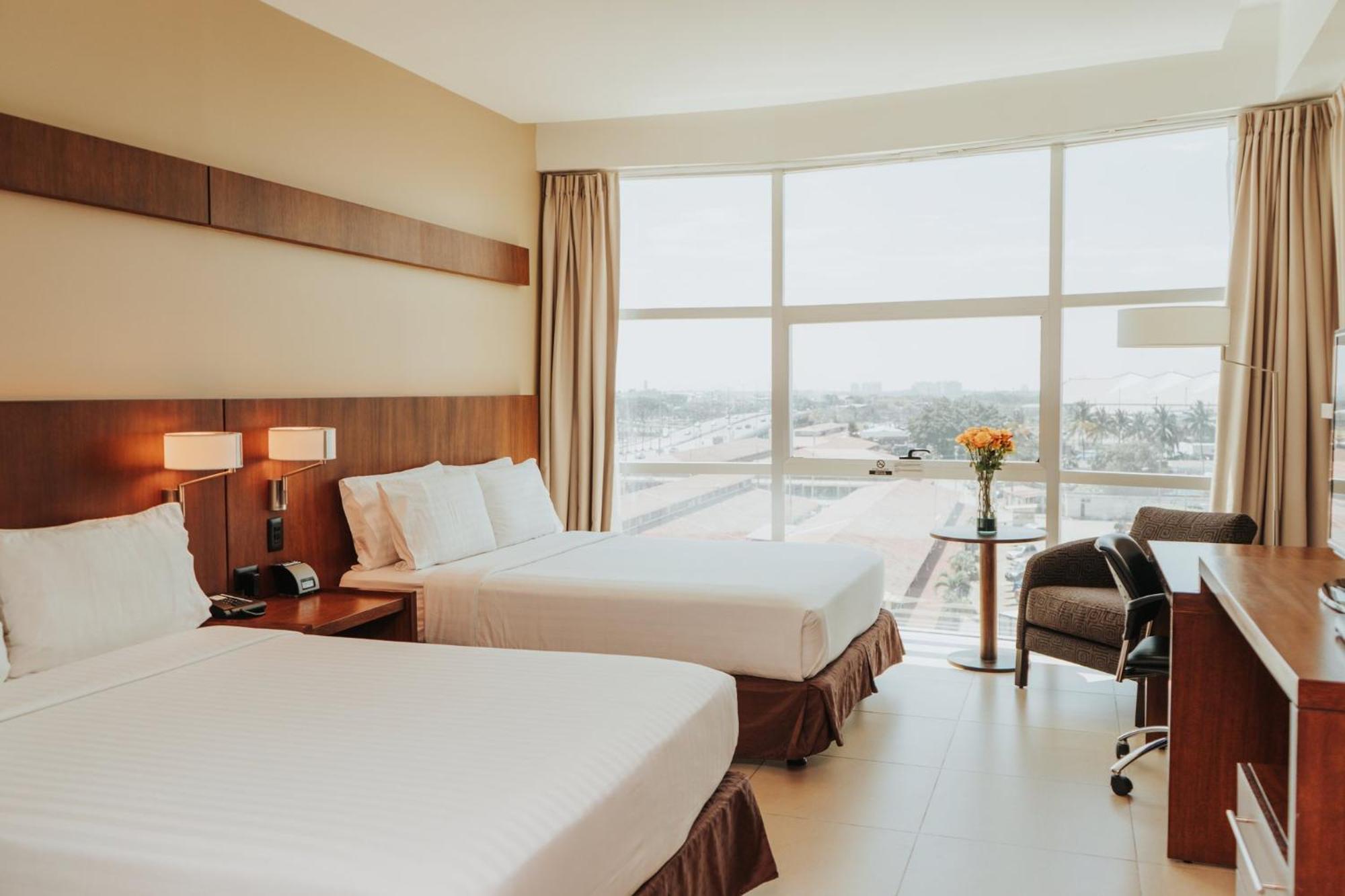Holiday Inn Guayaquil Airport By Ihg Ngoại thất bức ảnh A room at the hotel