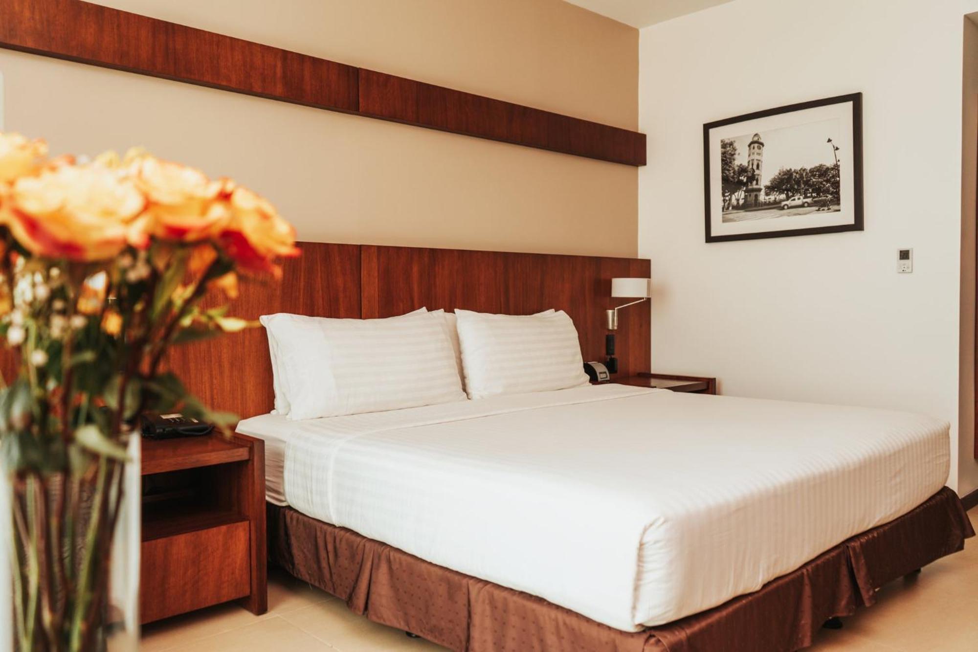 Holiday Inn Guayaquil Airport By Ihg Ngoại thất bức ảnh A bedroom at the hotel