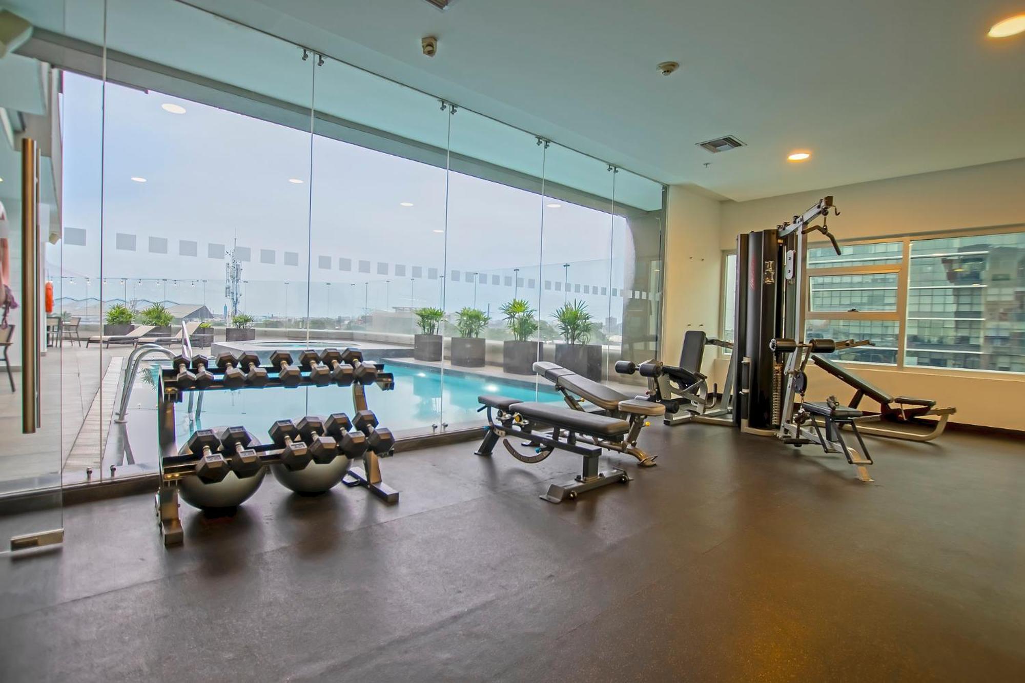 Holiday Inn Guayaquil Airport By Ihg Ngoại thất bức ảnh The gym at the 33rd floor